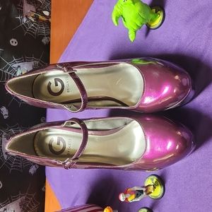 GbyGuess dark Purple heels. Size 9.